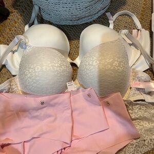 Victoria's Secret White Lace Push up Bras and Pink Panty Set 36DD